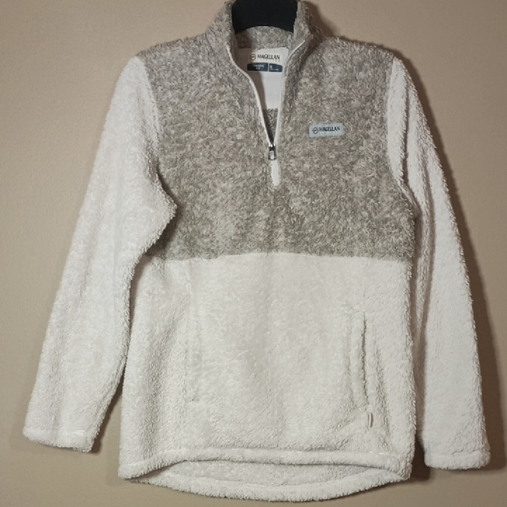 Magellan Outdoors 1/4 Zip Fleece Pullover With Kangaroo Pocket